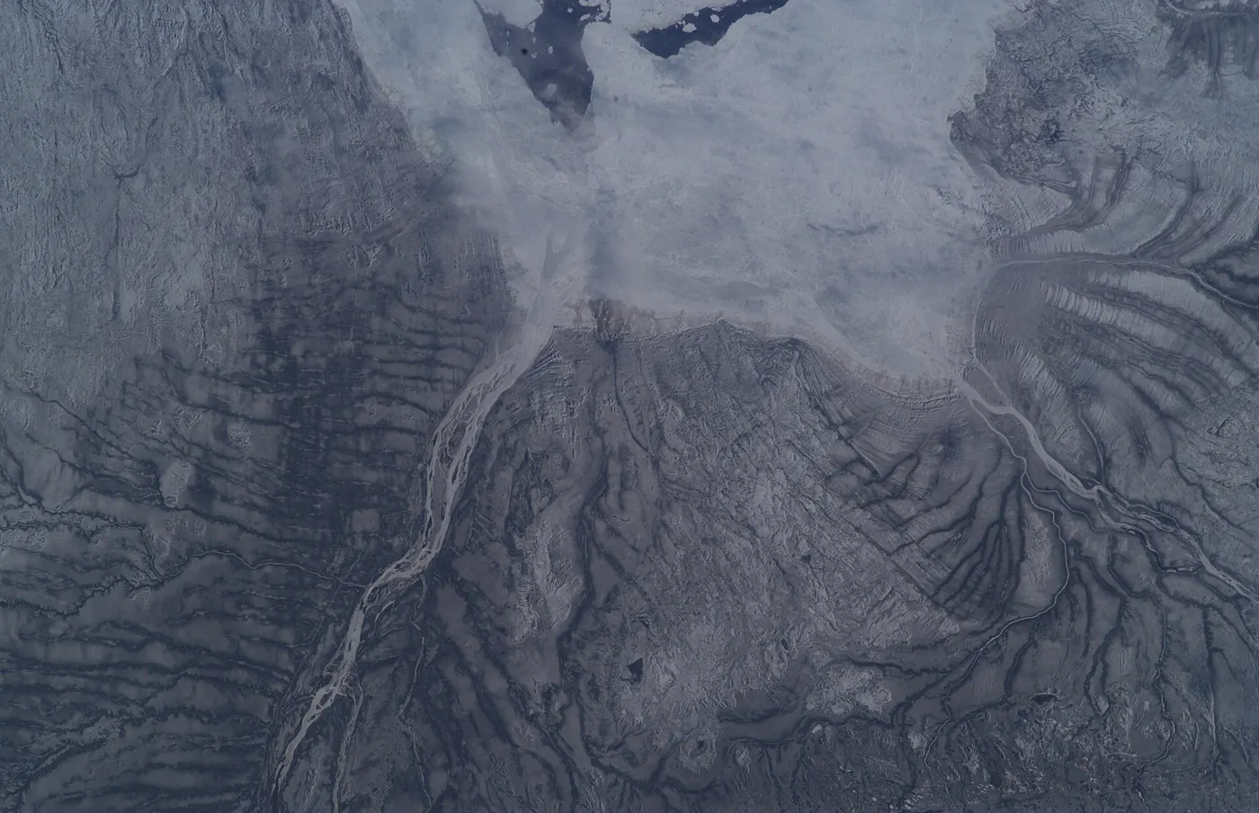 Embouchure de la Harricana prise dans la glace, vue de l’espace